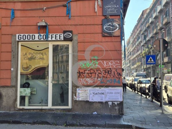 negozio in affitto a Napoli