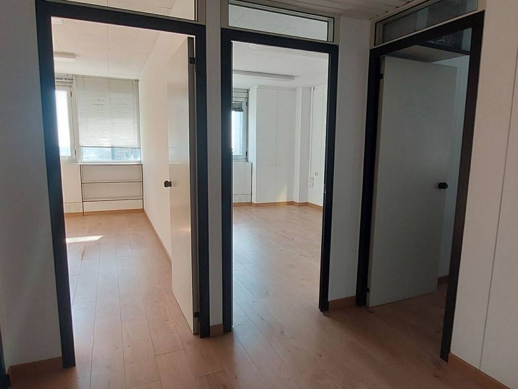 ufficio in affitto a Napoli in zona Zona Industriale-Ferrovia