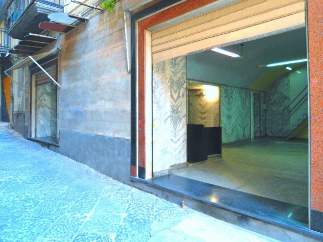 locale commerciale in affitto a Napoli in zona Pendino / San Giuseppe