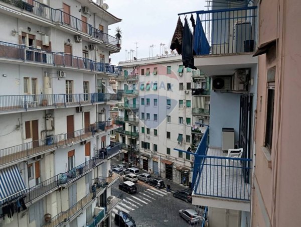 appartamento in affitto a Napoli in zona San Carlo all'Arena