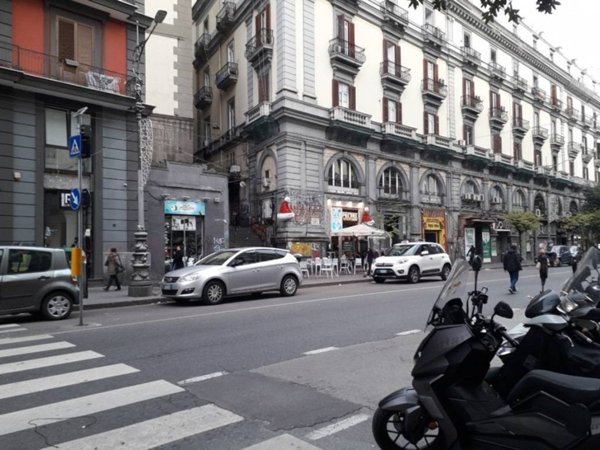 negozio in affitto a Napoli in zona Pendino / San Giuseppe