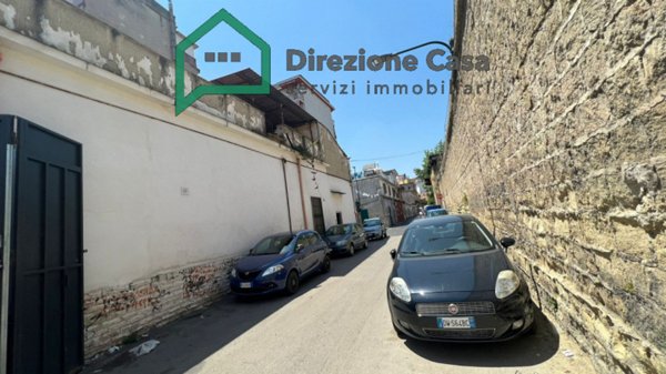 locale commerciale in affitto a Napoli