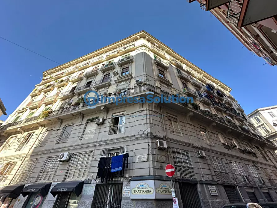 negozio in affitto a Napoli