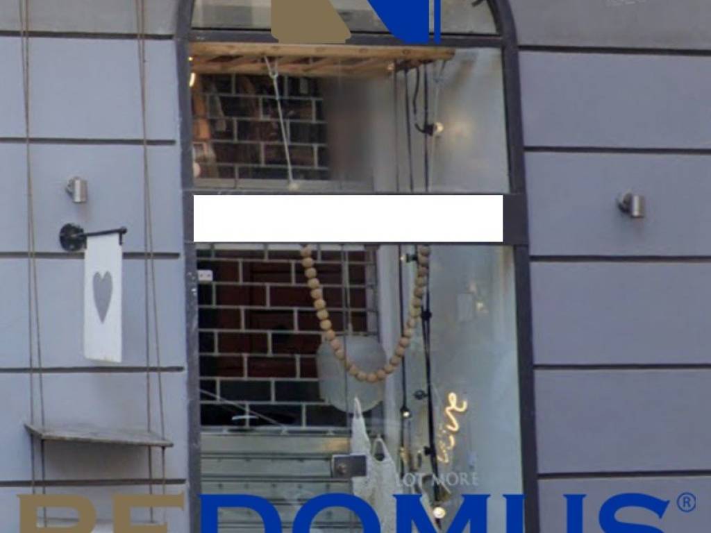 negozio in affitto a Napoli in zona Vomero