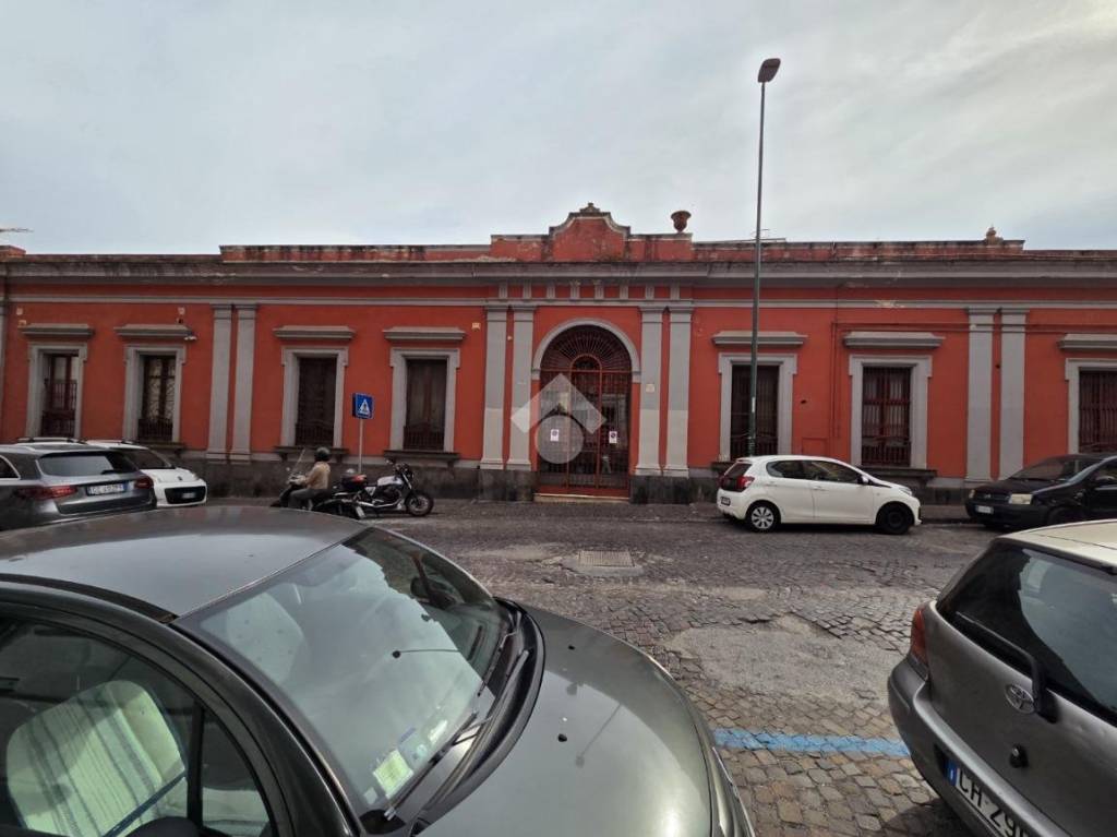 negozio in affitto a Napoli in zona Posillipo