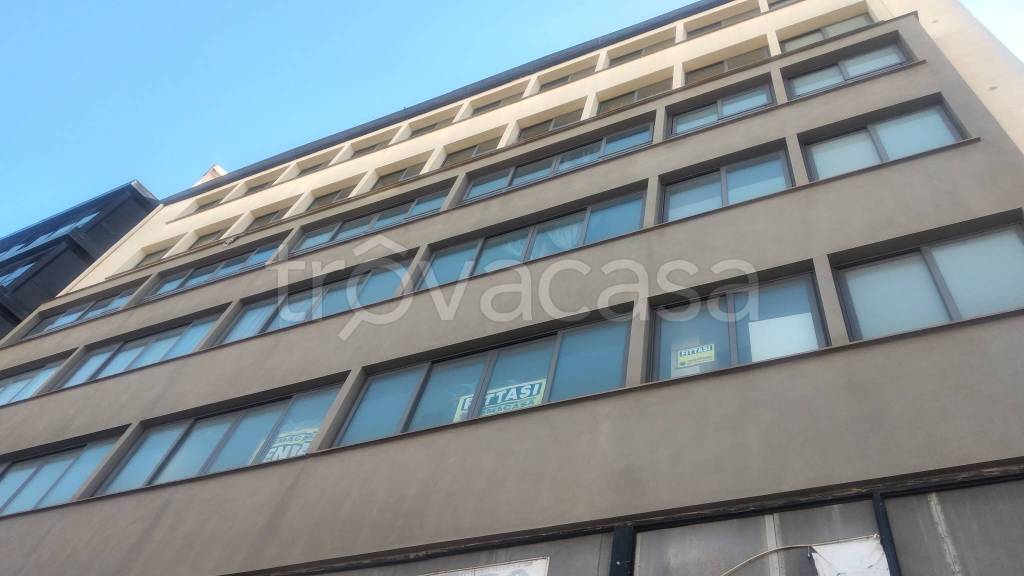 ufficio in affitto a Napoli in zona Zona Industriale-Ferrovia