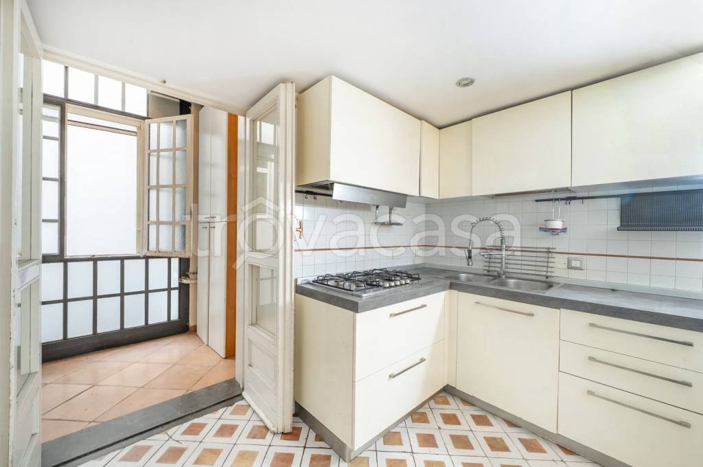 appartamento in affitto a Napoli in zona San Ferdinando