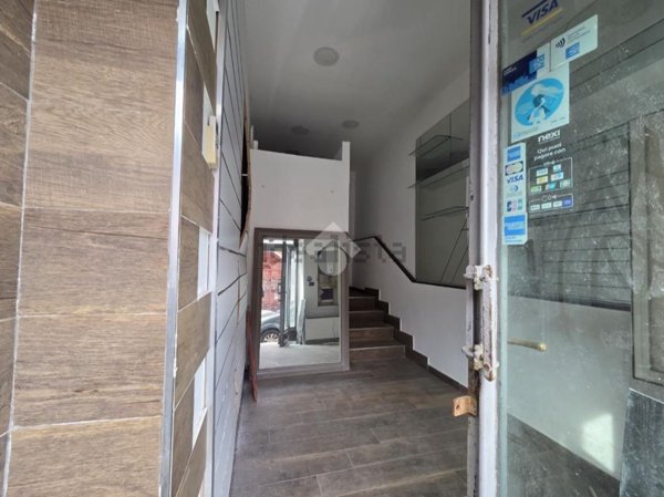 locale commerciale in affitto a Napoli in zona Posillipo