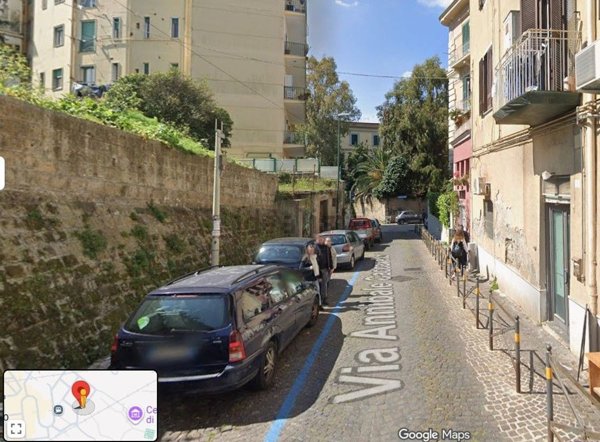 locale commerciale in affitto a Napoli in zona Vomero