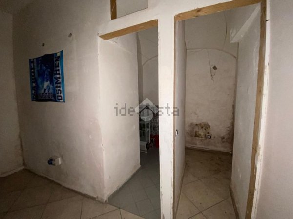 locale commerciale in affitto a Napoli in zona San Ferdinando