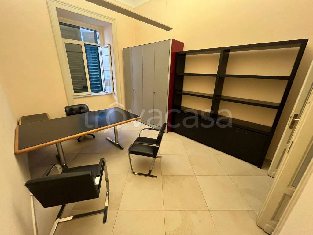 appartamento in affitto a Napoli in zona Chiaia