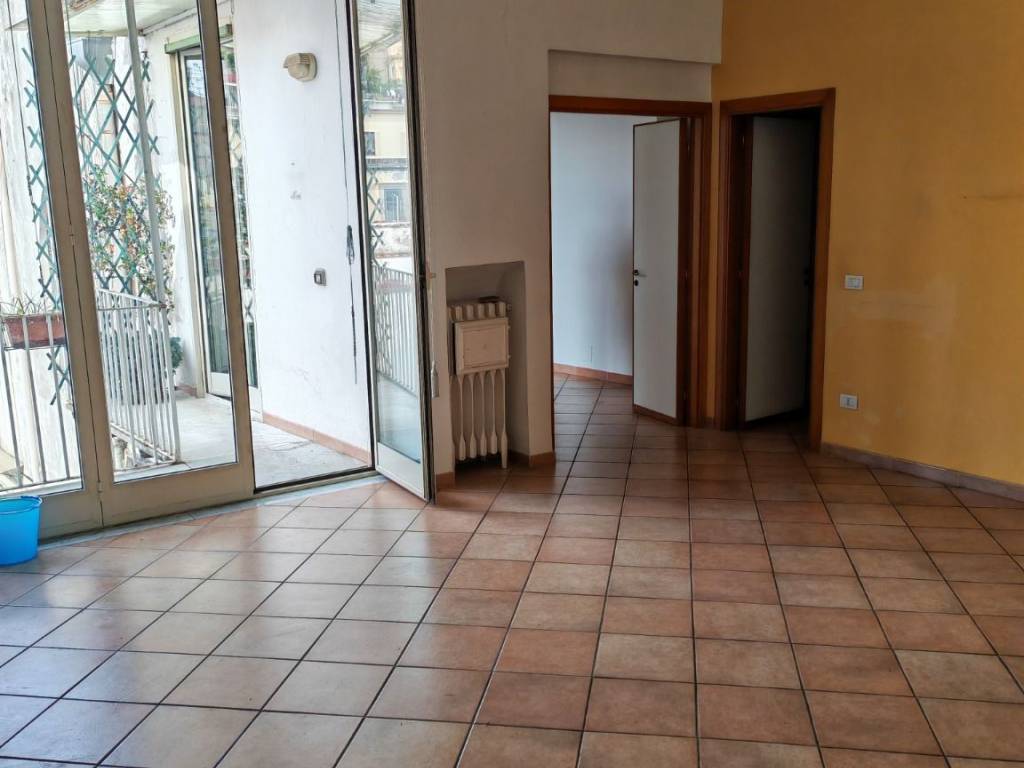 appartamento in affitto a Napoli in zona Chiaia