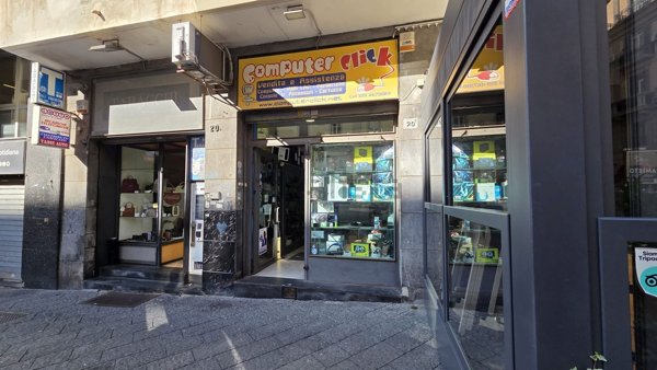 locale commerciale in affitto a Napoli in zona San Ferdinando