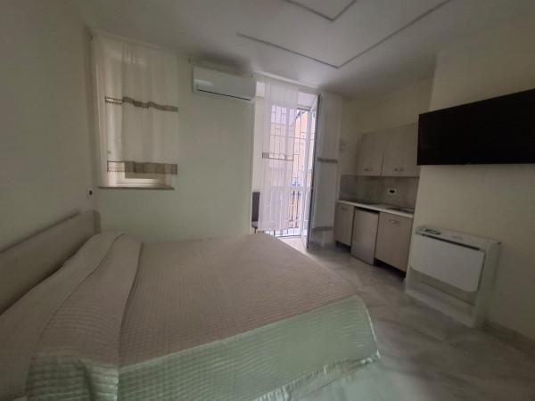 appartamento in affitto a Napoli in zona Chiaia