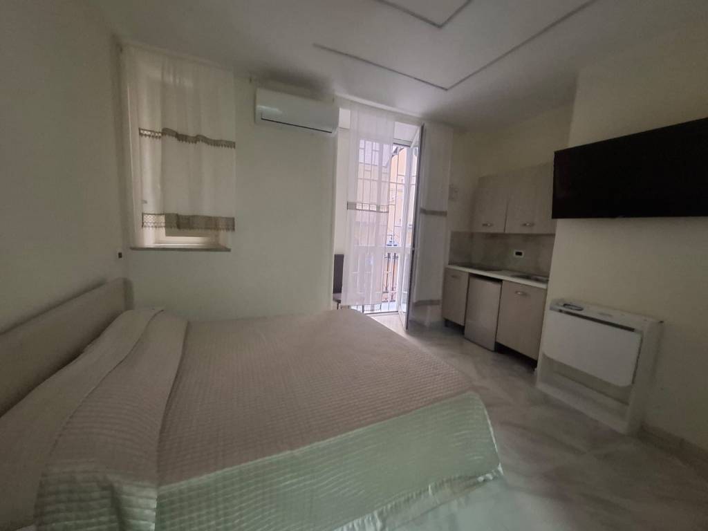 appartamento in affitto a Napoli in zona Chiaia