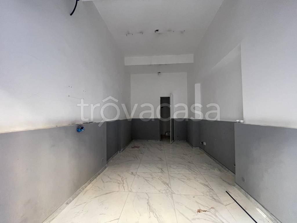 negozio in affitto a Napoli