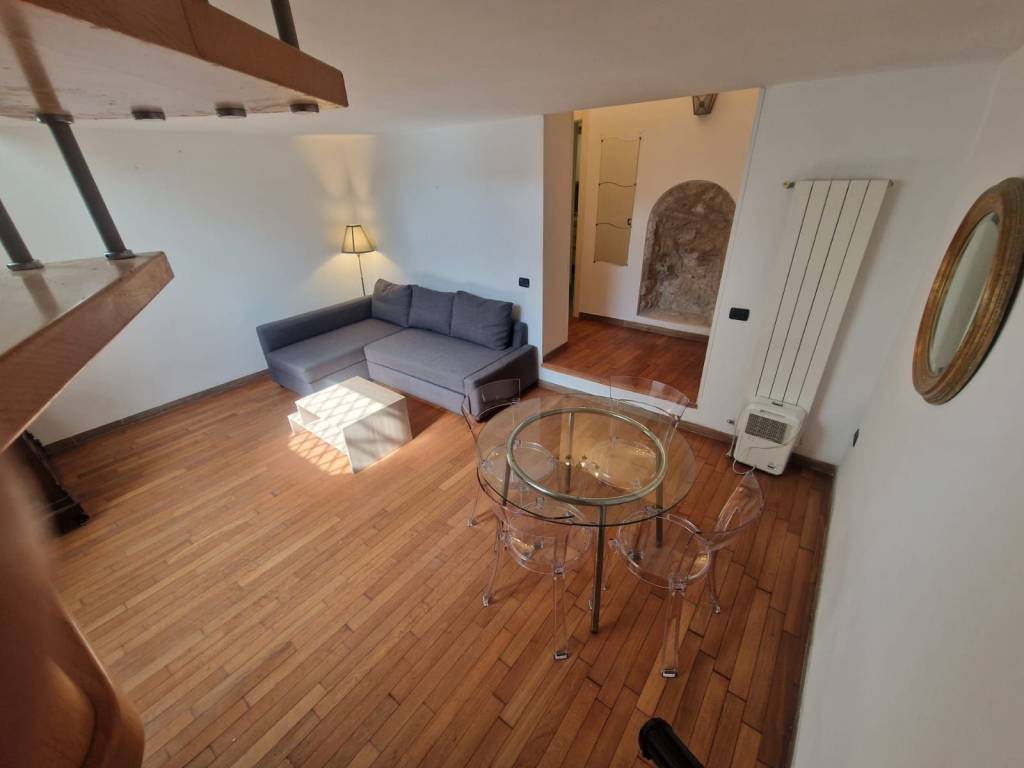 appartamento in affitto a Napoli in zona Chiaia