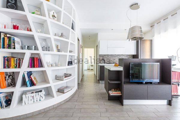 appartamento in affitto a Napoli in zona San Carlo all'Arena