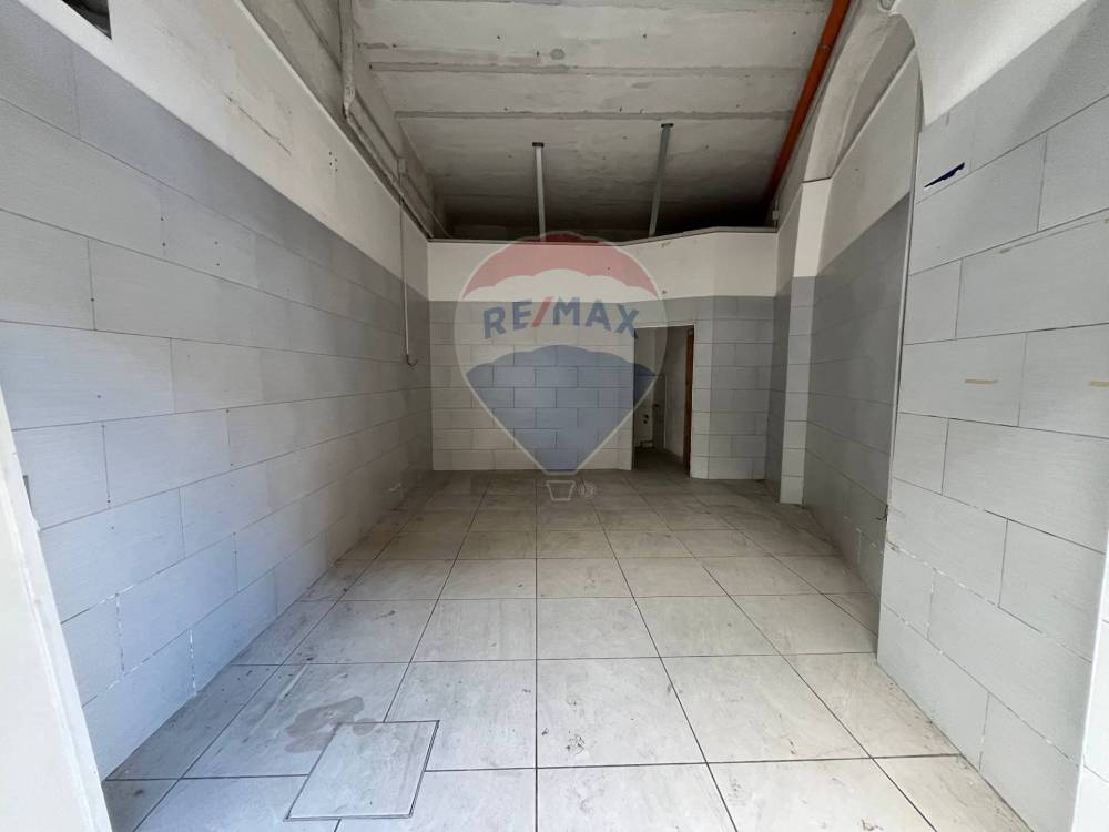 negozio in affitto a Napoli in zona Ponticelli