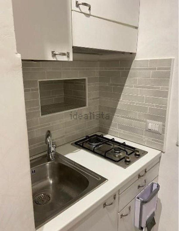 monolocale in affitto a Napoli in zona San Lorenzo