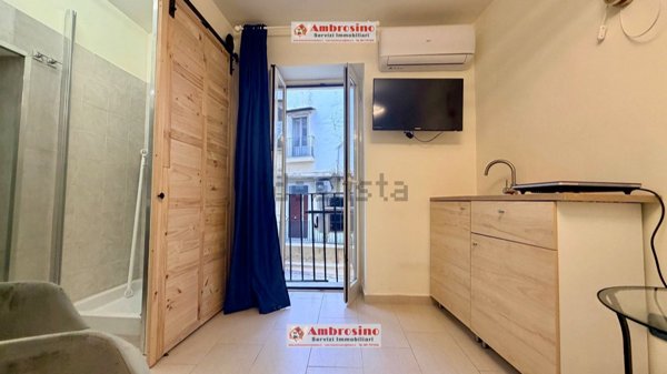 appartamento in affitto a Napoli in zona Chiaia