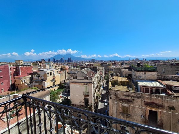 appartamento in affitto a Napoli in zona San Carlo all'Arena