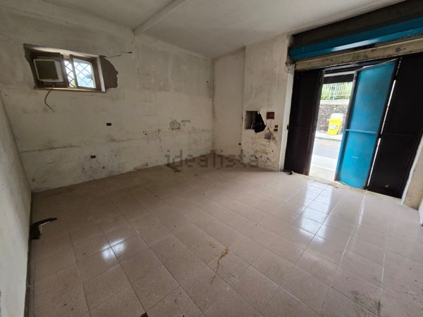 locale commerciale in affitto a Napoli in zona Chiaiano