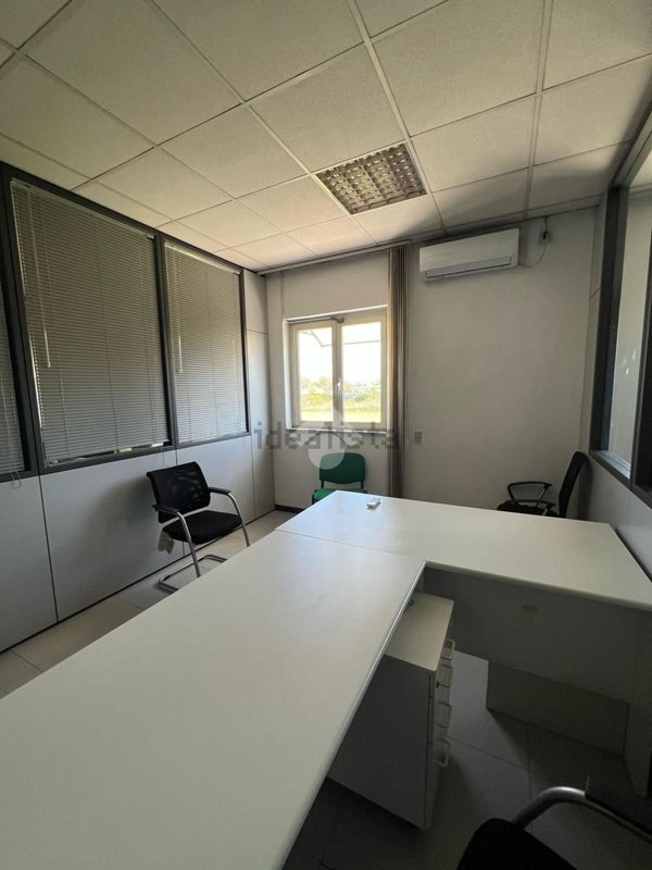 ufficio in affitto a Napoli in zona Barra