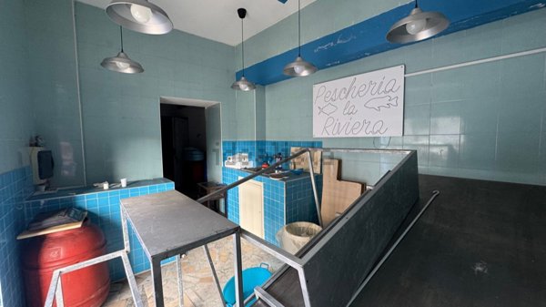 locale commerciale in affitto a Napoli in zona Stella