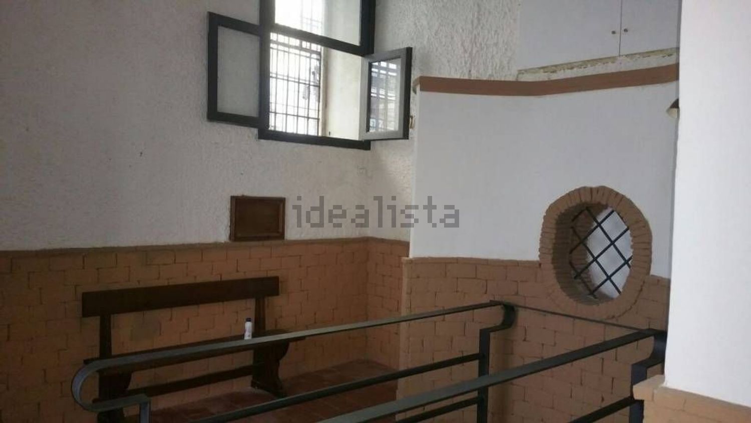 locale commerciale in affitto a Napoli in zona Chiaia