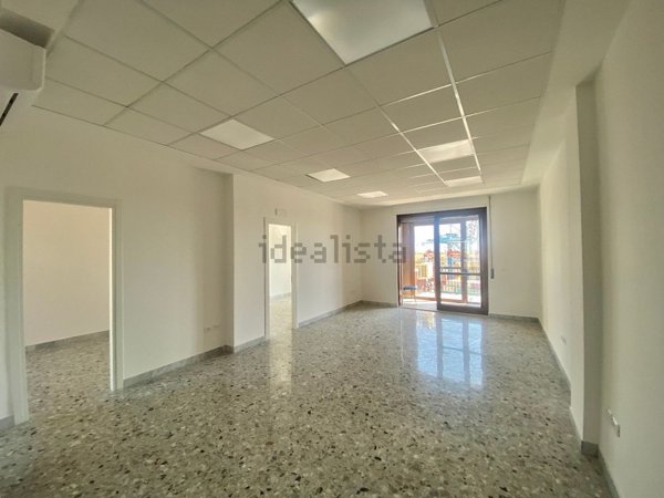 ufficio in affitto a Napoli in zona Zona Industriale-Ferrovia