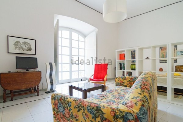 appartamento in affitto a Napoli in zona Chiaia