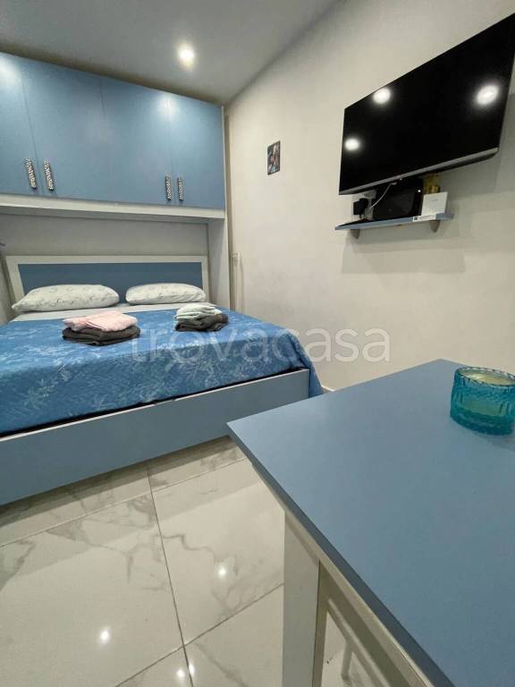 appartamento in affitto a Napoli in zona Stella