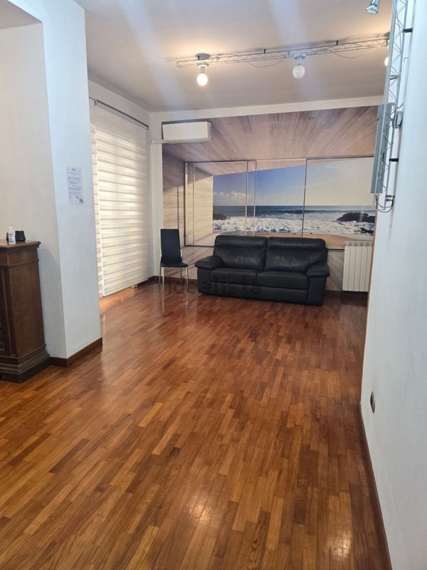 ufficio in affitto a Napoli in zona Arenella