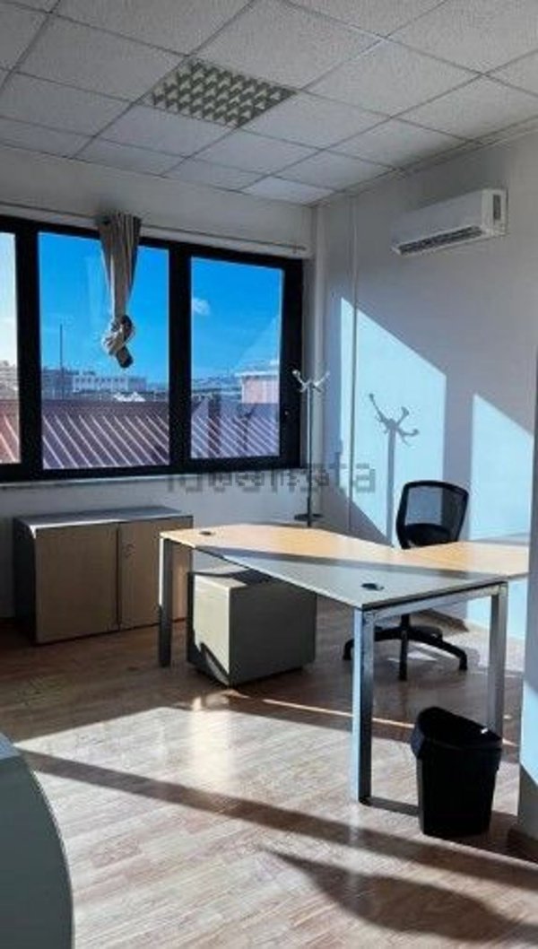 ufficio in affitto a Napoli in zona Barra