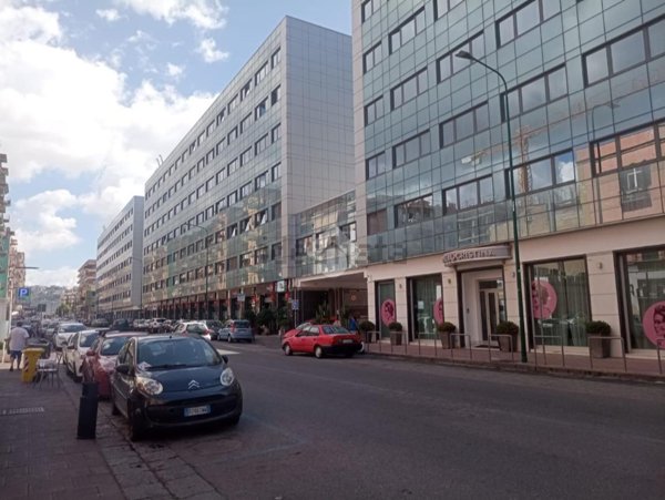 ufficio in affitto a Napoli in zona Fuorigrotta