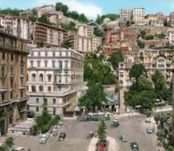 appartamento in affitto a Napoli in zona Chiaia