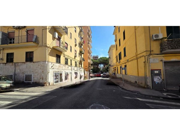 locale commerciale in affitto a Napoli in zona Bagnoli