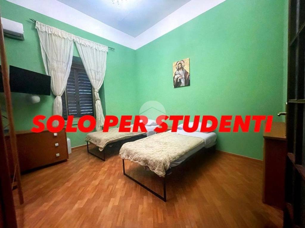 monolocale in affitto a Napoli