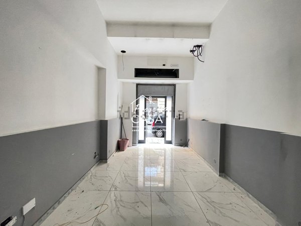 locale commerciale in affitto a Napoli in zona Vicaria