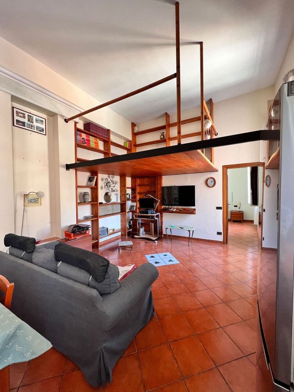 appartamento in affitto a Napoli in zona San Carlo all'Arena