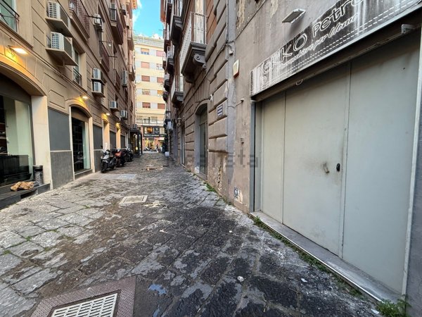 ufficio in affitto a Napoli in zona Chiaia