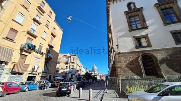 locale commerciale in affitto a Napoli in zona San Lorenzo