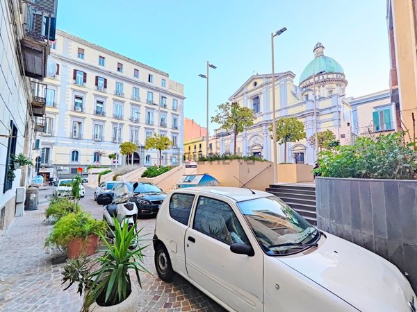 locale commerciale in affitto a Napoli in zona San Ferdinando