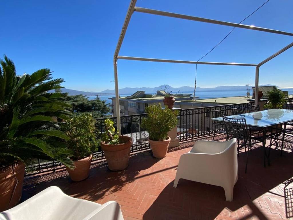 appartamento in affitto a Napoli in zona Posillipo