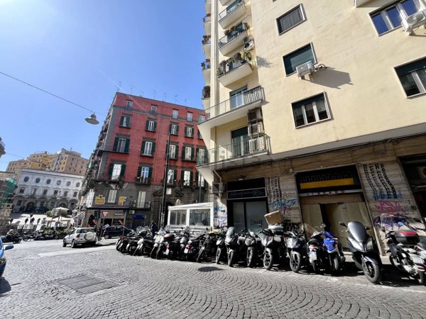 locale commerciale in affitto a Napoli