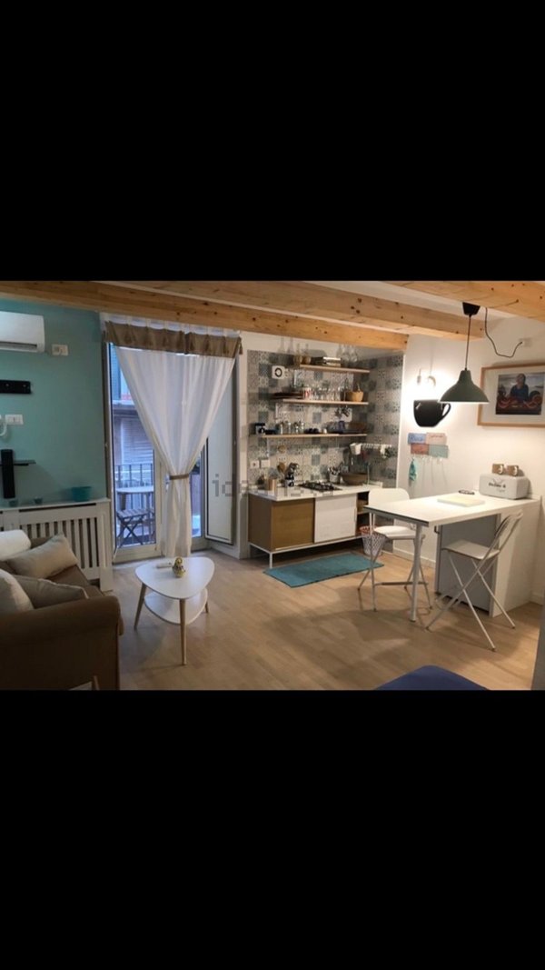 appartamento in affitto a Napoli in zona Chiaia