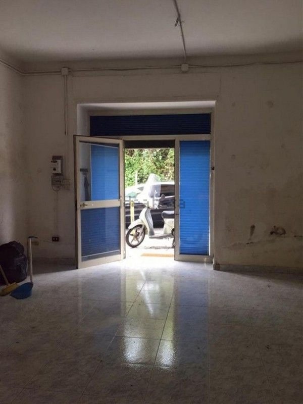 locale commerciale in affitto a Napoli in zona Chiaiano