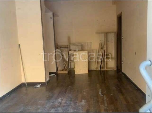 negozio in affitto a Napoli