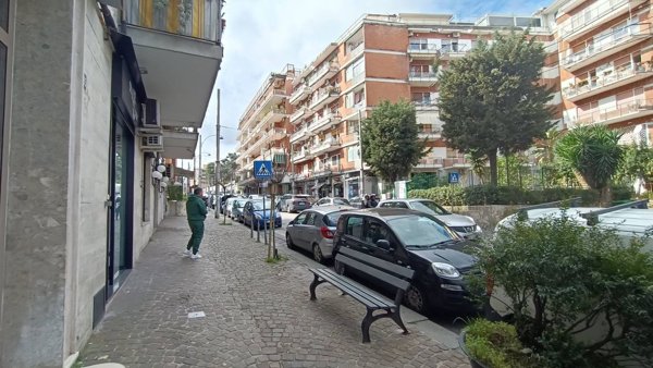 locale commerciale in affitto a Napoli in zona Capodimonte / Colli Aminei